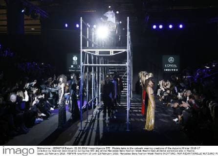 Models take to the catwalk wearing creations of the Autumn Winter 2016-17 collection by Spanish label Alvarno during the fifth day of the Mercedes-Benz Fashion Week Madrid held at Ifema exhibition site in Madrid, Spain, 22 February 2016. MBFWM runs from 18 until 23 February 2016. Mercedes-Benz Fashion Week Madrid !ACHTUNG: NUR REDAKTIONELLE NUTZUNG!  20160222-635917451341130103