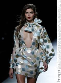 Model take to the catwalk wearing a creation of the Autumn Winter 2016-17 collection by The 2nd Skin CO label during the fifth day of the Mercedes-Benz Fashion Week Madrid held at Ifema exhibition site in Madrid, Spain, 22 February 2016. MBFWM runs from 18 until 23 February 2016. MERCEDES-BENZ FASHION WEEK MADRID !ACHTUNG: NUR REDAKTIONELLE NUTZUNG!  20160222-635917619149724123