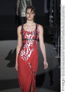 Bilder des Tages Feb. 22, 2016 - Madrid, Madrid, Spain - A model walks the runway at the Alvarno show during the Mercedes-Benz Madrid Fashion Week Autumn Winter 2016 2017 at Ifema on February 22, 2016 in Madrid, Spain. Madrid Spain  - ZUMAn230