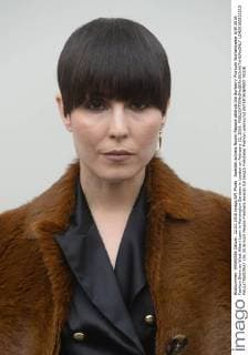 Swedish actress Noomi Rapace attends the Burberry Prorsum Womenswear A W 2016 Fashion Show on West Albert Lawn in Kensington Gardens in London on February 22, 2016.  LON20160222213 PAULxTREADWAY