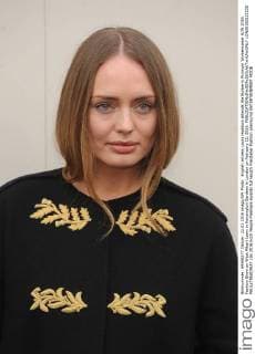 English actress Laura Haddock attends the Burberry Prorsum Womenswear A W 2016 Fashion Show on West Albert Lawn in Kensington Gardens in London on February 22, 2016.  LON20160222232 PAULxTREADWAY