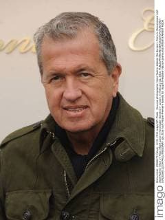 Peruvian photographer Mario Testino attends the Burberry Prorsum Womenswear A W 2016 Fashion Show on West Albert Lawn in Kensington Gardens in London on February 22, 2016.  LON20160222234 PAULxTREADWAY