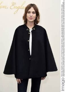 Alexa Chung bei der Burberry Prorsum Fashion Show auf der London Fashion Week AW16 in Kensington Gardens. London. 22.02.2016 Alexa Chung  Foto:xS.xVasx xFuturexImage