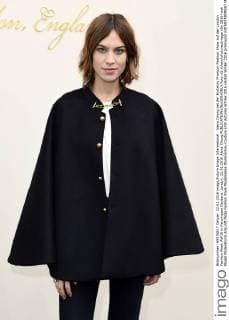 Alexa Chung bei der Burberry Prorsum Fashion Show auf der London Fashion Week AW16 in Kensington Gardens. London. 22.02.2016 Alexa Chung  Foto:xS.xVasx xFuturexImage
