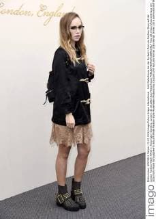Suki Waterhouse bei der Burberry Prorsum Fashion Show auf der London Fashion Week AW16 in Kensington Gardens. London. 22.02.2016 Suki Waterhouse  Foto:xS.xVasx xFuturexImage
