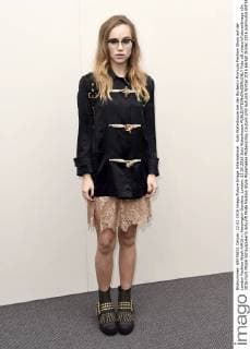 Suki Waterhouse bei der Burberry Prorsum Fashion Show auf der London Fashion Week AW16 in Kensington Gardens. London. 22.02.2016 Suki Waterhouse  Foto:xS.xVasx xFuturexImage