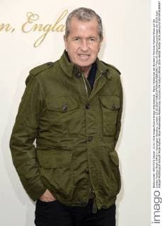 Mario Testino bei der Burberry Prorsum Fashion Show auf der London Fashion Week AW16 in Kensington Gardens. London. 22.02.2016  Foto:xS.xVasx xFuturexImage
