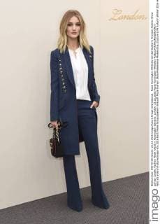 Rosie Huntington-Whiteley bei der Burberry Prorsum Fashion Show auf der London Fashion Week AW16 in Kensington Gardens. London. 22.02.2016 Rosie Huntington-Whiteley  Foto:xS.xVasx xFuturexImage