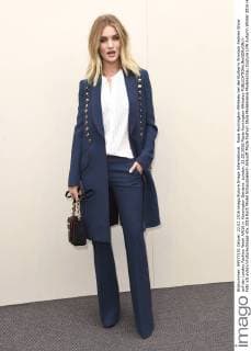 Rosie Huntington-Whiteley bei der Burberry Prorsum Fashion Show auf der London Fashion Week AW16 in Kensington Gardens. London. 22.02.2016 Rosie Huntington-Whiteley  Foto:xS.xVasx xFuturexImage