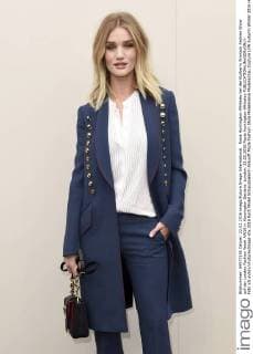 Rosie Huntington-Whiteley bei der Burberry Prorsum Fashion Show auf der London Fashion Week AW16 in Kensington Gardens. London. 22.02.2016 Rosie Huntington-Whiteley  Foto:xS.xVasx xFuturexImage
