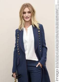 Rosie Huntington-Whiteley bei der Burberry Prorsum Fashion Show auf der London Fashion Week AW16 in Kensington Gardens. London. 22.02.2016 Rosie Huntington-Whiteley  Foto:xS.xVasx xFuturexImage