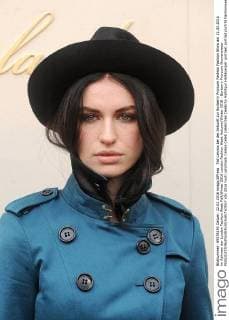 Tali Lennox bei der Ankunft zur Burberry Prorsum Fashion Fashion Show am 22.02.2016 im Rahmen der London Fashion Week Fall Winter 2016 London Fashion Week Autumn Winter 2016 - Burberry Prorsum Womenswear 