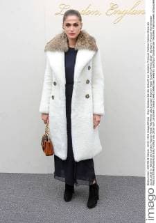 Elisa Sednaoui bei der Ankunft zur Burberry Prorsum Fashion Fashion Show am 22.02.2016 im Rahmen der London Fashion Week Fall Winter 2016 London Fashion Week Autumn Winter 2016 - Burberry Prorsum Womenswear 