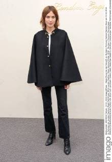 Alexa Chung bei der Ankunft zur Burberry Prorsum Fashion Fashion Show am 22.02.2016 im Rahmen der London Fashion Week Fall Winter 2016 London Fashion Week Autumn Winter 2016 - Burberry Prorsum Womenswear 