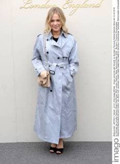Poppy Jamie bei der Ankunft zur Burberry Prorsum Fashion Fashion Show am 22.02.2016 im Rahmen der London Fashion Week Fall Winter 2016 London Fashion Week Autumn Winter 2016 - Burberry Prorsum Womenswear 