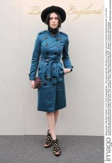 Tali Lennox bei der Ankunft zur Burberry Prorsum Fashion Fashion Show am 22.02.2016 im Rahmen der London Fashion Week Fall Winter 2016 London Fashion Week Autumn Winter 2016 - Burberry Prorsum Womenswear 