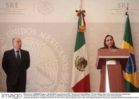 Brazilian Foreign Relations Minister Mauro Viera (L) and his Mexican counterpart Claudia Ruiz deliver a presser after signing a bilateral cooperation agreement in Mexico city, Mexico, 23 February 2016. EFE Sashenka Gutierrez BRAZILIAN FOREIGN MINISTER MAURO VIERA VISITS MEXICO !ACHTUNG: NUR REDAKTIONELLE NUTZUNG!  MEX02 20160223-635918659502816283