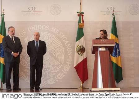 Brazilian Development, Industry and Foreign Trade Minister Armando Monteiro (L), Brazilian Foreign Relations Minister Mauro Viera (C) and his Mexican counterpart Claudia Ruiz deliver a presser after signing a bilateral cooperation agreement in Mexico city, Mexico, 23 February 2016. EFE Sashenka Gutierrez BRAZILIAN FOREIGN MINISTER MAURO VIERA VISITS MEXICO !ACHTUNG: NUR REDAKTIONELLE NUTZUNG!  MEX02 20160223-635918660780456283