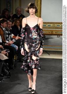 Woman s Milan Fashion Week Fall Winter 2016 2017 Milan Fashion woman Fall Winter 2016 Fashion Show 2017. Francesco Scognamiglio Pictured  SimonaxChioccia