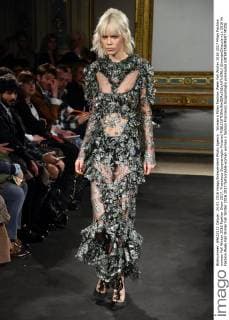 Woman s Milan Fashion Week Fall Winter 2016 2017 Milan Fashion woman Fall Winter 2016 Fashion Show 2017. Francesco Scognamiglio Pictured  SimonaxChioccia
