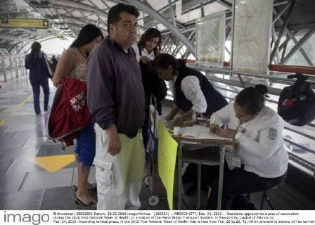 (160224) -- MEXICO CITY, Feb. 24, 2016 -- Residents approach to a post of vaccination during the 2016 First National Week of Health, in a station of the Metro Public Transport System, in Mexico City, capital of Mexico, on Feb. 24, 2016. According to local press, in the 2016 First National Week of Health that is held from Feb. 20 to 26, 42 million preventive actions will be carried out, with the central axis in the campaign of the vaccination against poliomyelitis. ) (fnc) (ah) MEXICO-MEXICO CITY-HEALTH-VACCINATION AlejandroxAyala