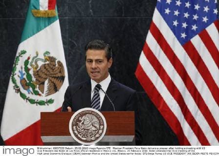 Mexican President Pena Nieto delivers a presser after holding a meeting with US Vice President Joe Biden at Los Pinos official residence in Mexico city, Mexico, 25 February 2016. Biden attended the third meeting of the High Level Economic Dialogue (DEAN) between Mexico and the United States earlier today. EFE Jorge Nunez US VICE PRESIDENT JOE BIDEN MEETS MEXICAN PRESIDENT PENA NIETO !ACHTUNG: NUR REDAKTIONELLE NUTZUNG!  MEX28 20160225-635920409301710675