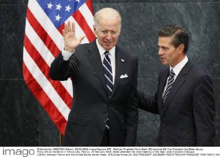 Mexican President Pena Nieto (R) receives US Vice President Joe Biden at Los Pinos official residence in Mexico city, Mexico, 25 February 2016. Biden attended the third meeting of the High Level Economic Dialogue (DEAN) between Mexico and the United States earlier today. EFE Jorge Nunez US VICE PRESIDENT JOE BIDEN MEETS MEXICAN PRESIDENT PENA NIETO !ACHTUNG: NUR REDAKTIONELLE NUTZUNG!  MEX29 20160225-635920409927114675