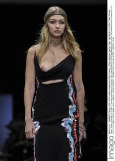 Milan Woman s Fashion Week Fall Winter 2016 2017 Milan Fashion Week, Autumn Winter 2016 2017. Versace fashionshow Pictured: Gigi Hadid  RiccardoxGiordanox xfotosicki