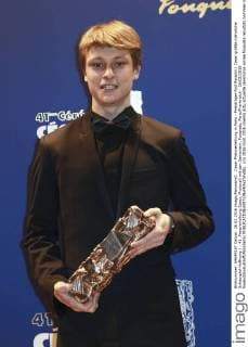 Cesar Preisverleihung in Paris - Preisträger Rod Paradot ( Cesar größte männliche Schauspiel-Hoffnung ) - 41. Preisverleihung Cesar, Photocall mit den Gewinnern, Fouquets, Paris Frankreich - 26 02 2016 GwendolineLeGoff Panoramic 