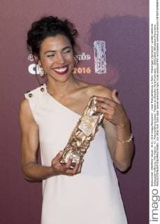 Cesar Preisverleihung in Paris - Preisträger Zita Hanrot - größte weibliche Schauspiel-Hoffnung, Film Fatima - 41. Preisverleihung Cesar, Theatre du Chatelet, Paris Frankreich - 26 02 2016 JBAutissier Panoramic 