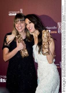 Cesar Preisverleihung in Paris - Preisträger Deniz Gamze Erguven, Alice Winocour ( Cesar bester Film, bestes Drehbuch Mustang ) - 41. Preisverleihung Cesar, Theatre du Chatelet, Paris Frankreich - 26 02 2016 JBAutissier Panoramic 