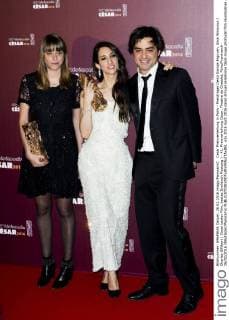 Cesar Preisverleihung in Paris - Preisträger Deniz Gamze Erguven, Alice Winocour Charles Gillibert ( Cesar bester Film, bestes Drehbuch Mustang ) - 41. Preisverleihung Cesar, Theatre du Chatelet, Paris Frankreich - 26 02 2016 JBAutissier Panoramic 
