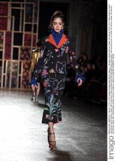 Woman s Milan Fashion Week Fall Winter 2016 2017 Milan Fashion Week Fall Winter 2016 Fashion Show 2017.Leitmotiv Pictured  SimonaxChioccia