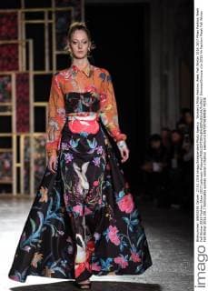 Woman s Milan Fashion Week Fall Winter 2016 2017 Milan Fashion Week Fall Winter 2016 Fashion Show 2017.Leitmotiv Pictured  SimonaxChioccia