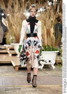 Woman s Milan Fashion Week Fall Winter 2016 2017 Milan Fashion Week Fall Winter 2016 Fashion Show Marras 2017. Pictured  SimonaxChioccia