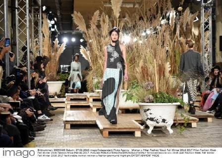 Woman s Milan Fashion Week Fall Winter 2016 2017 Milan Fashion Week Fall Winter 2016 Fashion Show Marras 2017. Pictured  SimonaxChioccia