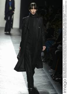 Mailand Fashion Week - Bottega Veneta Modenschau Milan Woman s Fashion Week Fall Winter 2016 2017 Milan Fashion Week, Autumn Winter 2016 2017. BottegaVeneta Fashionshow Pictured: Model  RiccardoxGiordanox xfotosicki