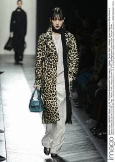 Mailand Fashion Week - Bottega Veneta Modenschau Milan Woman s Fashion Week Fall Winter 2016 2017 Milan Fashion Week, Autumn Winter 2016 2017. BottegaVeneta Fashionshow Pictured: Model  RiccardoxGiordanox xfotosicki