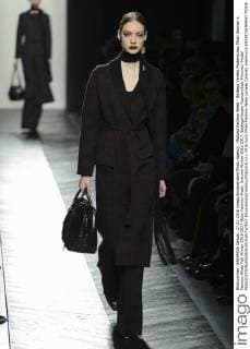 Mailand Fashion Week - Bottega Veneta Modenschau Milan Woman s Fashion Week Fall Winter 2016 2017 Milan Fashion Week, Autumn Winter 2016 2017. BottegaVeneta Fashionshow Pictured: Model  RiccardoxGiordanox xfotosicki