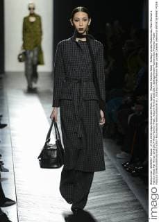 Mailand Fashion Week - Bottega Veneta Modenschau Milan Woman s Fashion Week Fall Winter 2016 2017 Milan Fashion Week, Autumn Winter 2016 2017. BottegaVeneta Fashionshow Pictured: Model  RiccardoxGiordanox xfotosicki