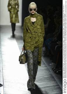 Mailand Fashion Week - Bottega Veneta Modenschau Milan Woman s Fashion Week Fall Winter 2016 2017 Milan Fashion Week, Autumn Winter 2016 2017. BottegaVeneta Fashionshow Pictured: Model  RiccardoxGiordanox xfotosicki