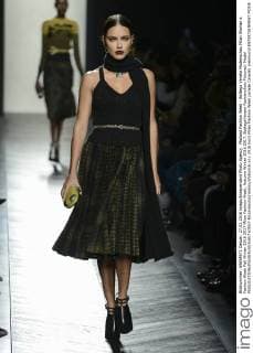 Mailand Fashion Week - Bottega Veneta Modenschau Milan Woman s Fashion Week Fall Winter 2016 2017 Milan Fashion Week, Autumn Winter 2016 2017. BottegaVeneta Fashionshow Pictured: Model  RiccardoxGiordanox xfotosicki