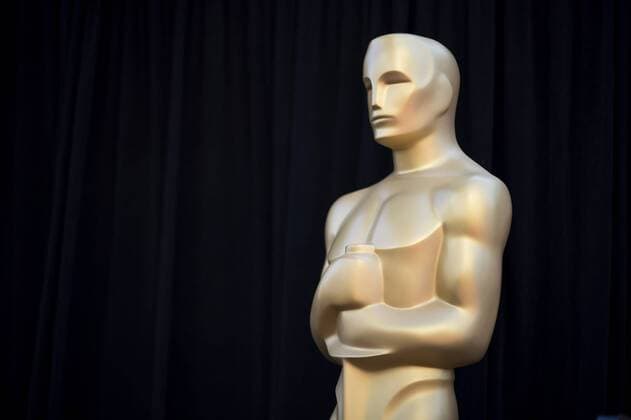 An Oscar statue is seen on the red carpet prior to the 88th Academy Awards, in the Hollywood section of Los Angeles on February 27, 2016. The Academy Awards will take place on Sunday, February 28, 2016.  LAP20160227307 KEVINxDIETSCH