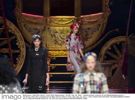MILAN, Feb. 28, 2016 -- Models present creations at the Dolce&Gabbana women s Fall-Winter 2016-2017 collection during Milan Fashion Week in Milan, Italy, Feb. 28, 2016. ) ITALY-MILAN-FASHION WEEK-DOLCE&GABBANA-RUNWAY JinxYu 