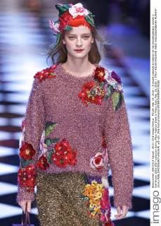 MILAN, Feb. 28, 2016 -- A model presents a creation at the Dolce&Gabbana women s Fall-Winter 2016-2017 collection during Milan Fashion Week in Milan, Italy, Feb. 28, 2016. ) ITALY-MILAN-FASHION WEEK-DOLCE&GABBANA-RUNWAY JinxYu 