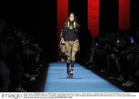 Milan Woman s Fashion Week Fall Winter 2016 2017 Milan Fashion Week, Autumn Winter 2016 2017. Dsquared 2 Fashionshow Pictured: model  fotosicki