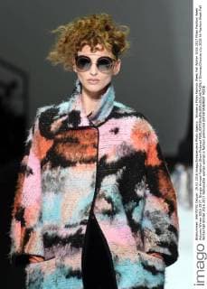 Woman s Milan Fashion Week Fall Winter 2016 2017 Milan Fashion Week Autumn Winter 2016 2017. Giorgio Armani Fashion Show Pictured  SimonaxChioccia