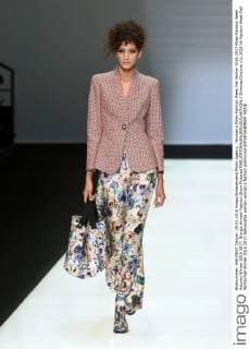 Woman s Milan Fashion Week Fall Winter 2016 2017 Milan Fashion Week Autumn Winter 2016 2017. Giorgio Armani Fashion Show Pictured  SimonaxChioccia