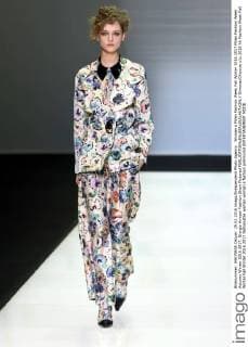 Woman s Milan Fashion Week Fall Winter 2016 2017 Milan Fashion Week Autumn Winter 2016 2017. Giorgio Armani Fashion Show Pictured  SimonaxChioccia