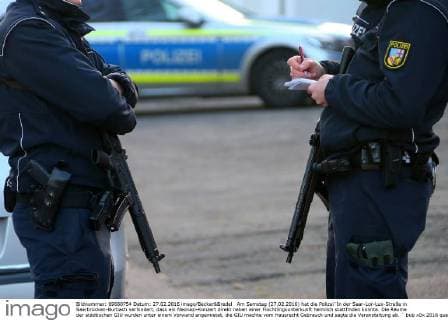 Am Samstag (27.02.2016) hat die Polizei¨In der Saar-Lor-Lux-Straße in Saarbrücken-Burbach verhindert, dass ein Neonazi-Konzert direkt neben einer Flüchtlingsunterkunft heimlich stattfinden konnte. Die Räume der städtischen GIU wurden unter einem Vorwand angemietet, die GIU machte vom Hausrecht Gebrauch und sagte die Veranstaltung ab. ¨ bub